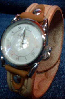 Leather Watch Bracelet with ハンドスタンプ柄タン